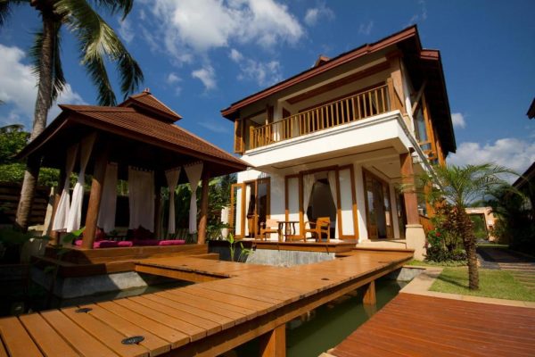 Amazing beachfront villa with 5 en-suite bedrooms, pool, jacuzzi & sala in Lipa Noi-VIL0079