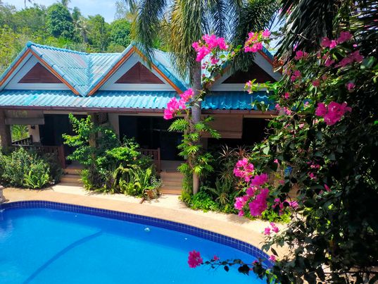 Small resort of 6 bedrooms in total within 250 m from Lamai beach – VIL0204