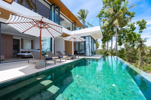 Sea view development with a finished 5 bedroom sea view villa in Maenam – VIL0578